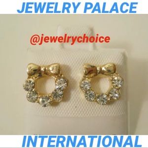 🆕Golden Tiny Wreath With Crystal Post Earrings.
